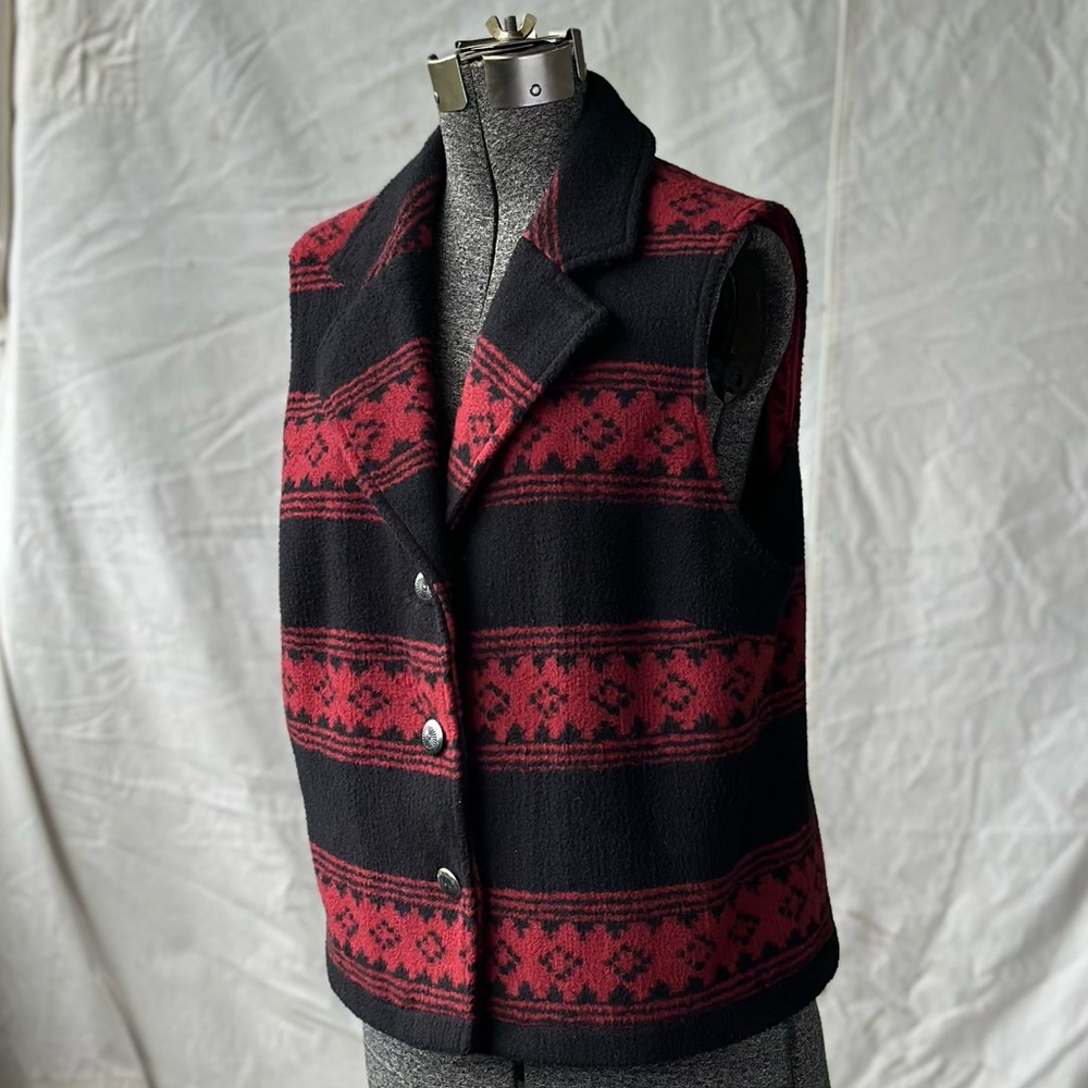 Orvis Black and Red Patterned Fleece Vest - Picture 1 of 5